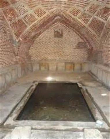 عملیات عمرانی در جوار تاریخی حوضخانه مسجد شاه درویش در مهاباد متوقف شد