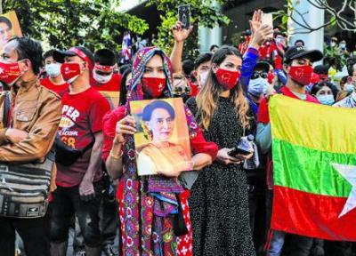 حبس خانگی 400 نماینده مجلس در میانمار
