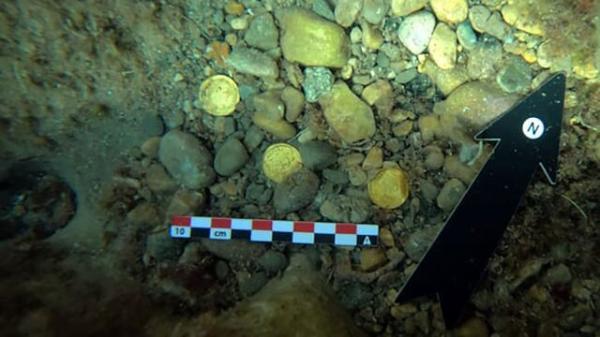 کشف گنجینه بزرگ سکه های رومی در دریا